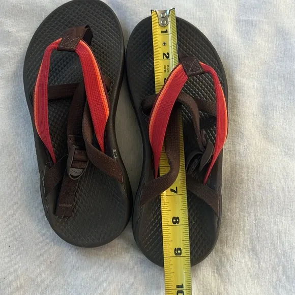 ⭐️ Chaco hiking sandals super strappy flip flops women 6.5
