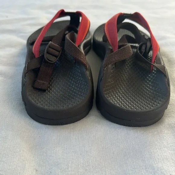 ⭐️ Chaco hiking sandals super strappy flip flops women 6.5