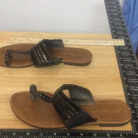 🌞 Cityclassified Black &amp; Silver shiny Beaded flip flop toe loop sandals 7