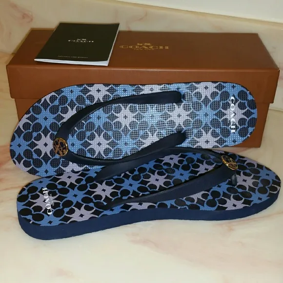 🆕 COACH Alessa Geometric Signature Flip Flops