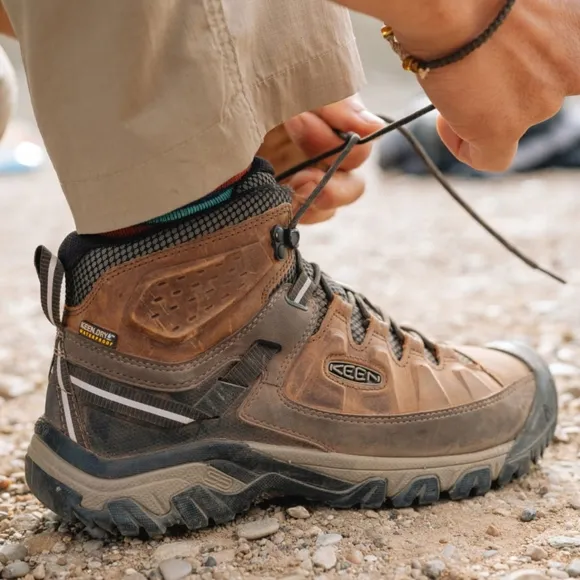 . Mens Keen Targhee III Waterproof Mid Rise Hiking Boots Chestnut/Mulch