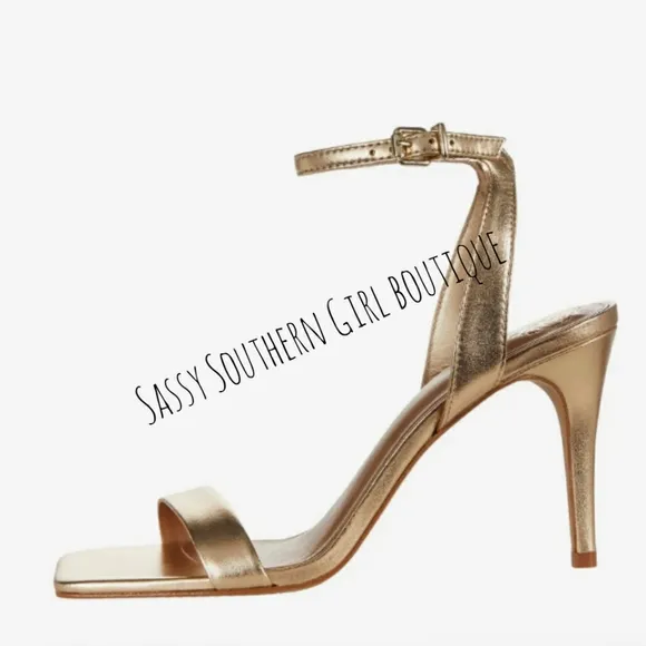 🆕⭐ Vince Camuto Gold heel sandal