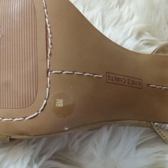 🆕⭐ Vince Camuto Gold heel sandal