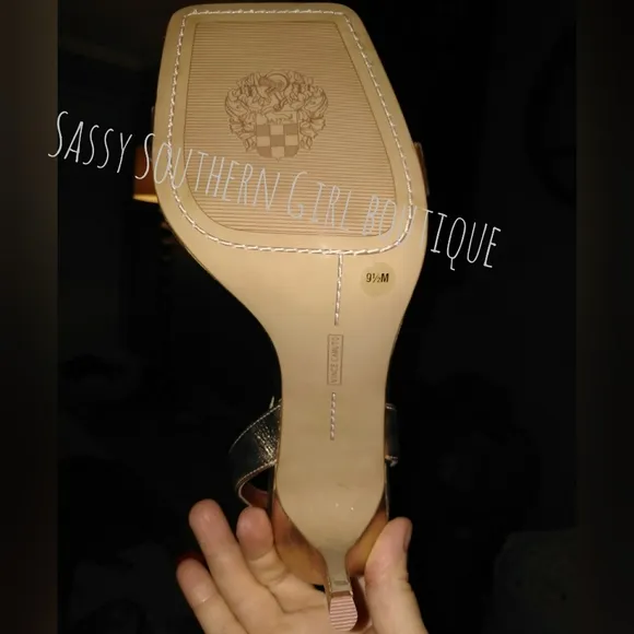 🆕⭐ Vince Camuto Gold heel sandal