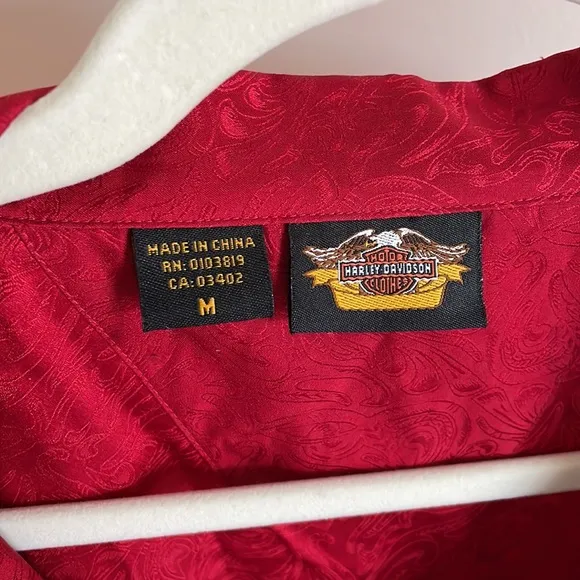 🕶️ Vintage Harley-Davidson Red Silk Paisley Button-Down Shirt