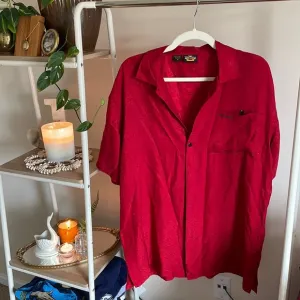 🕶️ Vintage Harley-Davidson Red Silk Paisley Button-Down Shirt