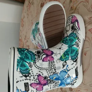 #10 PR PRICE REDUCED F COACH Ursula Jewel Butterfly Rain boots. NIB=NWT