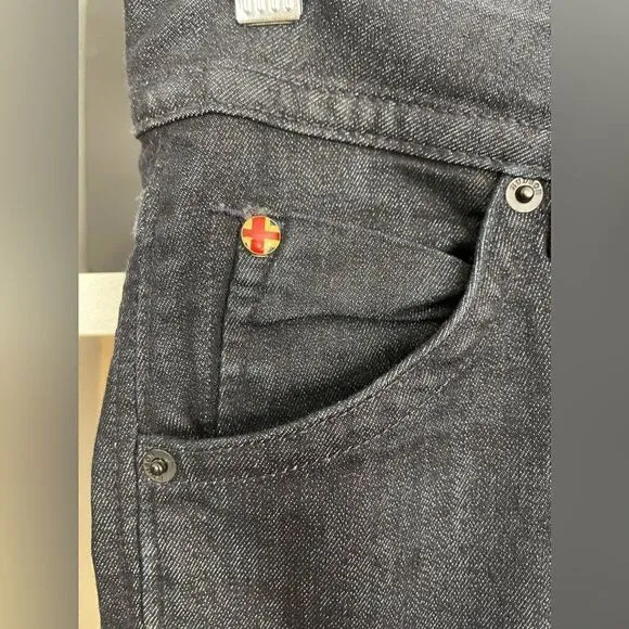 14. HUDSON PALERME KNEE CUFFED BERMUDAS in a dark wash 26