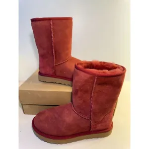 .4311 Uggs Classic Short II, Red Boots-US-6 Womens