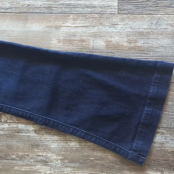 7FAMK Seven For All Mankind &quot;the Slim Trouser&quot; jeans flares sz 28x33.5L like new