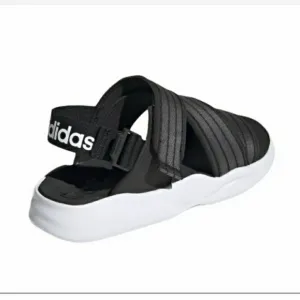 ADIDAS 90s Sandals Sz 7NWT!