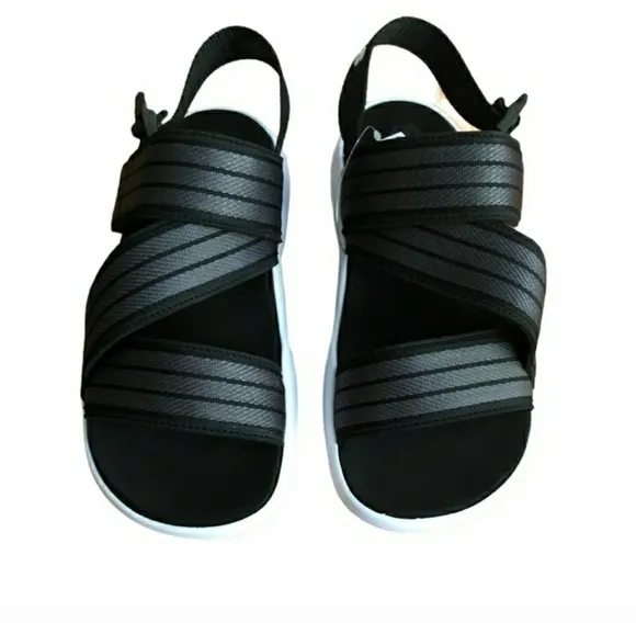 ADIDAS 90s Sandals Sz 7NWT!