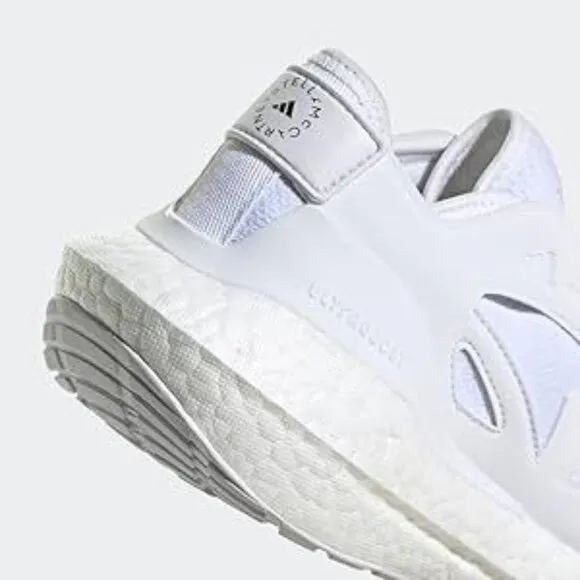 ADIDAS BY STELLA MCCARTNEY Women’s Ultraboost 22 Sneakers Size 9.5 NEW in box