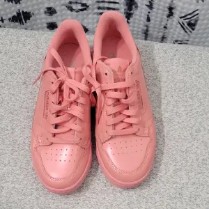 Adidas Pink Sneakers Breathable Low-Top Design