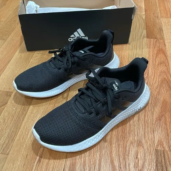 Adidas puremotion women’s running shoe. size 10 L212