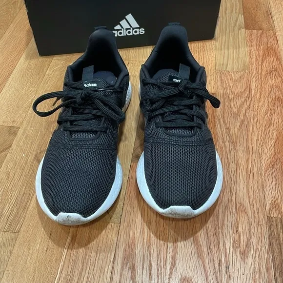 Adidas puremotion women’s running shoe. size 10 L212