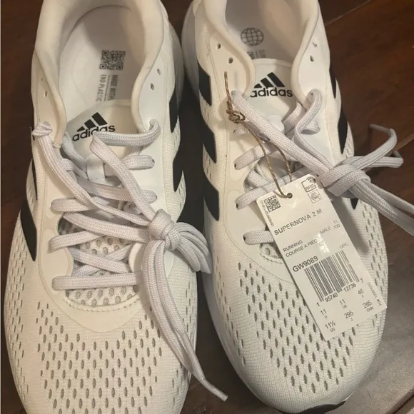 Adidas Supernova White and Black Running Shoes new size 11.5