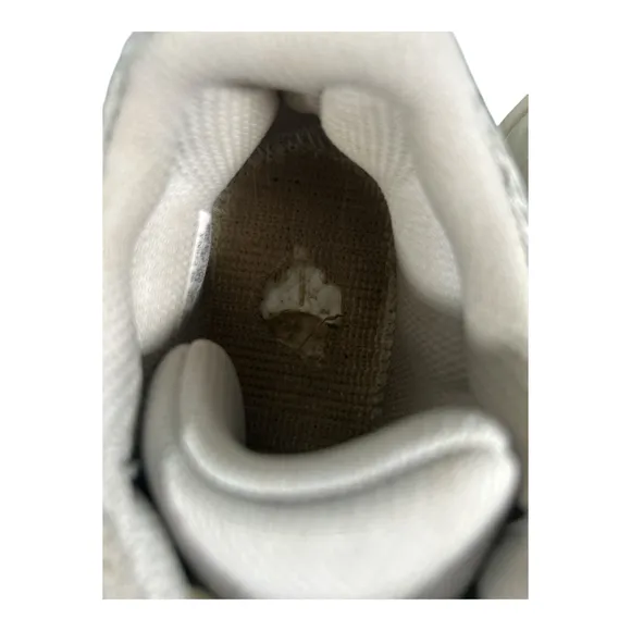 Adidas Yeezy Shoes APE 779001 Sz 6. Authenticated