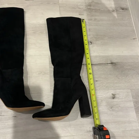 Aldo NWOT tall Boots in Black with thick Heel and side Zipper.