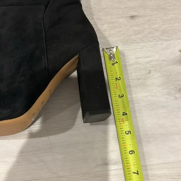 Aldo NWOT tall Boots in Black with thick Heel and side Zipper.