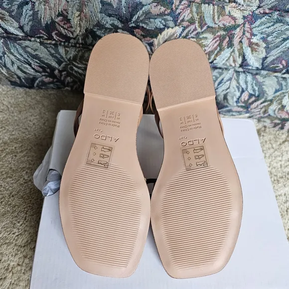 Aldo Spinella Women's Tan Faux Leather Strappy Flat Sandals Sz 6