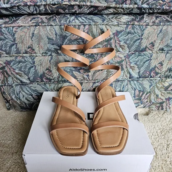 Aldo Spinella Women's Tan Faux Leather Strappy Flat Sandals Sz 6