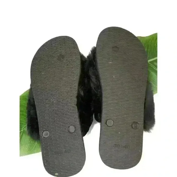 𝅺ALEXIS Black Soft Faux Fur Flip Flops Sandals