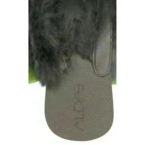 𝅺ALEXIS Black Soft Faux Fur Flip Flops Sandals