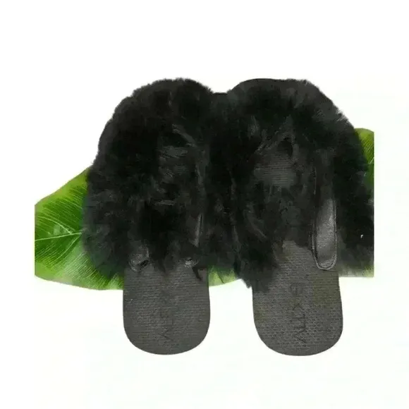 𝅺ALEXIS Black Soft Faux Fur Flip Flops Sandals
