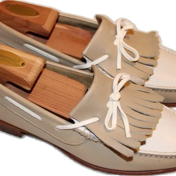 Allen Edmonds 8.  Worn once. Like new.  Beautiful and comfortable shoe.…‌