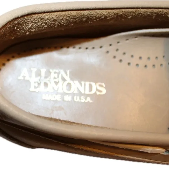 Allen Edmonds 8.  Worn once. Like new.  Beautiful and comfortable shoe.…‌