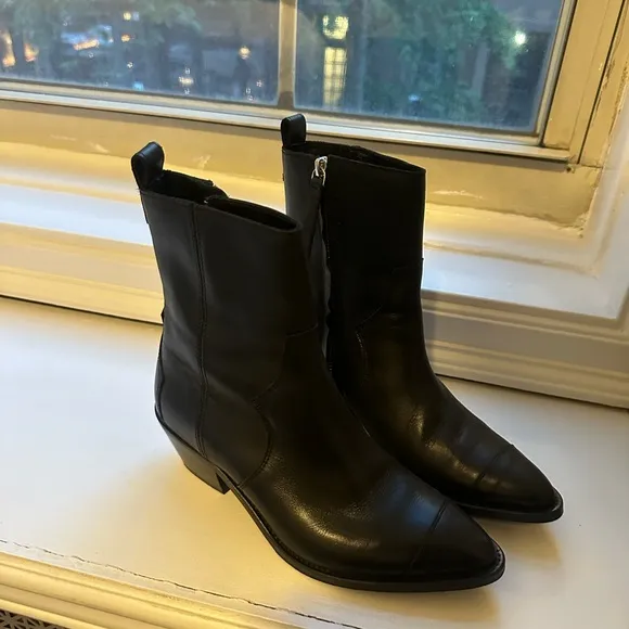 Alohas Short Cowboy Boots
