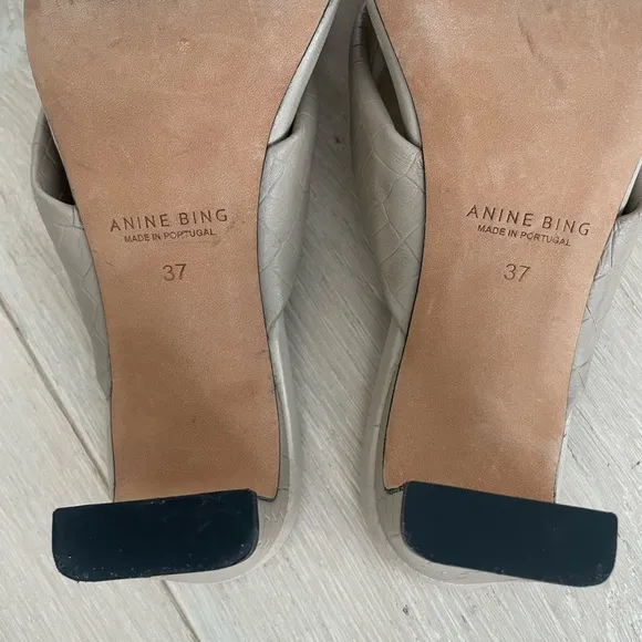 ANINE BING genuine leather sandal  ( 2 “ heel)with Monogram side . NEW