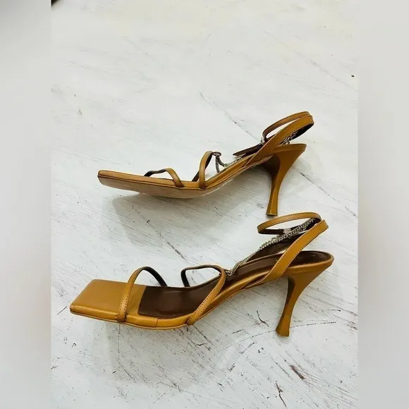 Anthropologie Alohas Straps Chain Camel Size 41 NWOT $170