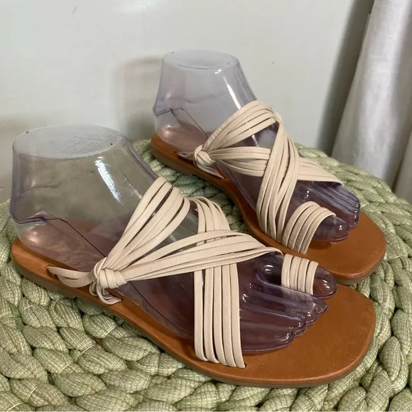 Anthropologie Matisse Rogue Cream Leather Strap Toe Loop Slide Sandals NWOB
