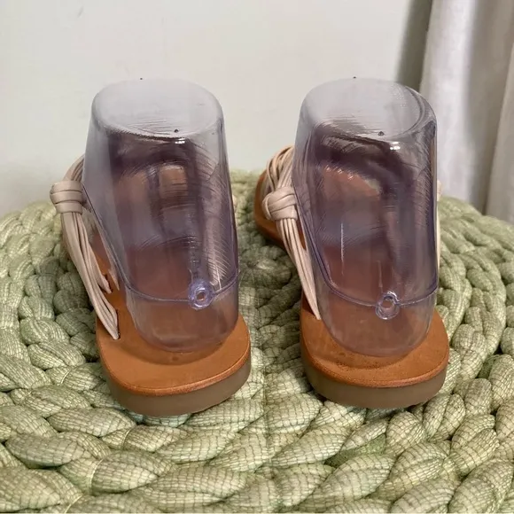 Anthropologie Matisse Rogue Cream Leather Strap Toe Loop Slide Sandals NWOB