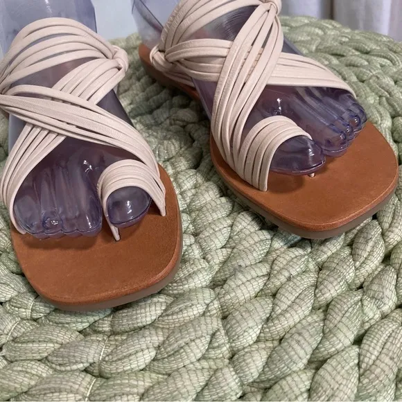 Anthropologie Matisse Rogue Cream Leather Strap Toe Loop Slide Sandals NWOB