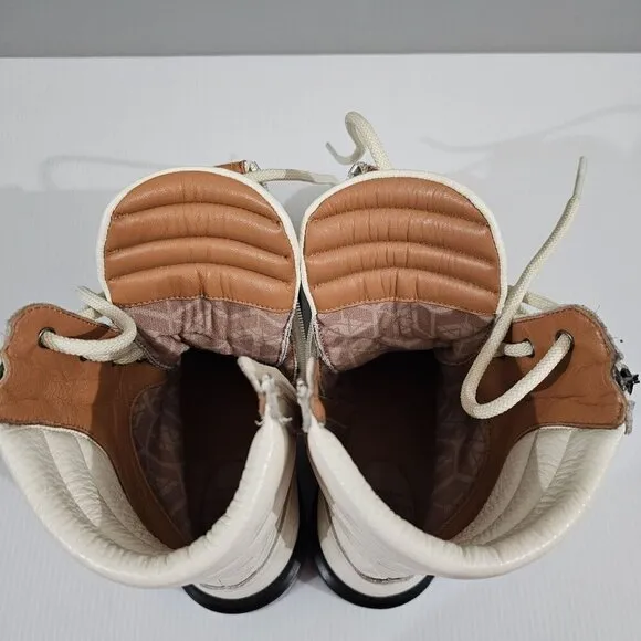 Aquatalia Laila Water Resistant Ankle Bootie Lug Sole Ivory White Leather 6