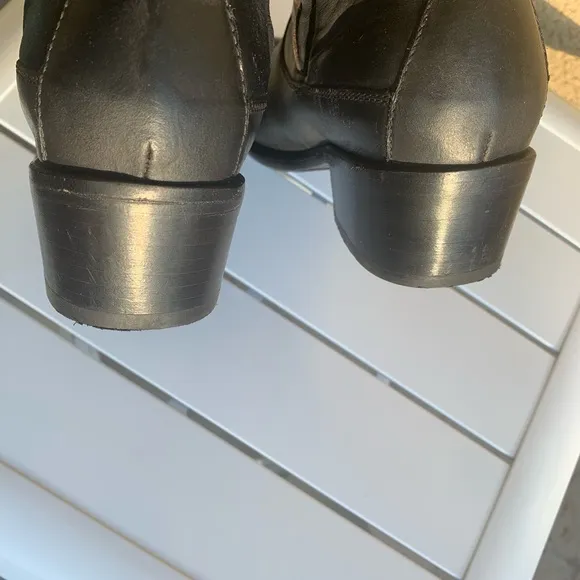 Ariat manmade tall black leather riding boots size 9.5B