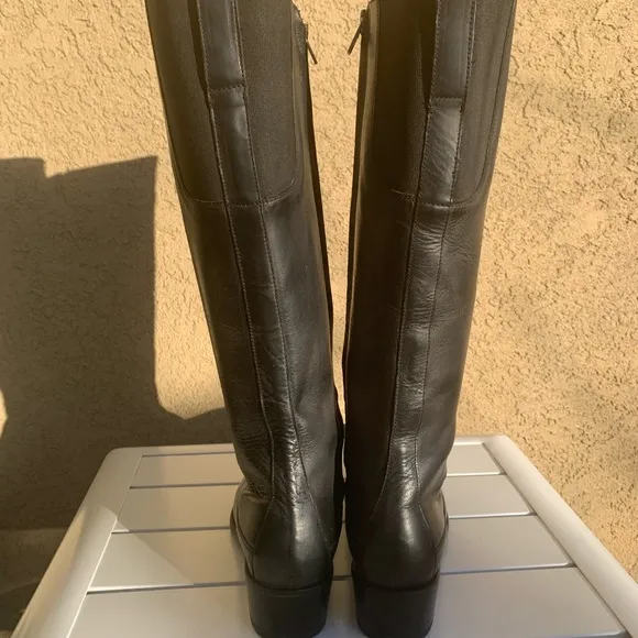 Ariat manmade tall black leather riding boots size 9.5B