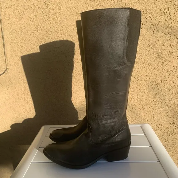 Ariat manmade tall black leather riding boots size 9.5B