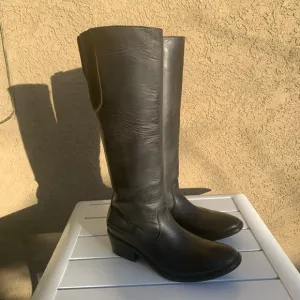 Ariat manmade tall black leather riding boots size 9.5B