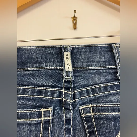 Ariat Women’s Real Denim Mid Rise Straight Jeans – Size 26S
