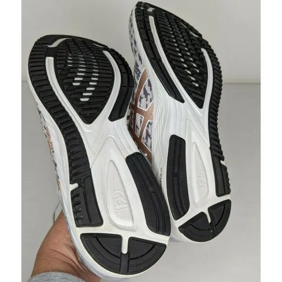 Asics Gel DS Trainer 25 Women's 12B Grey and Cream Athletic Shoes - New
