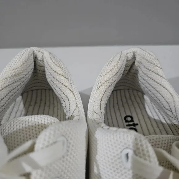 Atoms Model OOO Sneaker Lightweight Mens Shoe White Knit Size 11