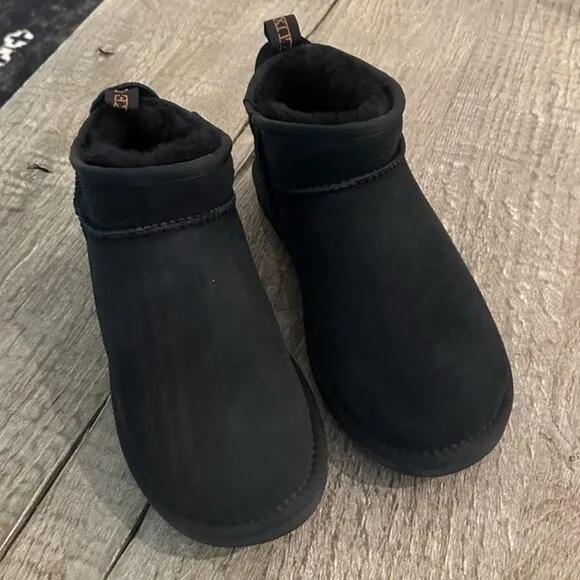 Australian Lux Cozy Ultra Short Boots.