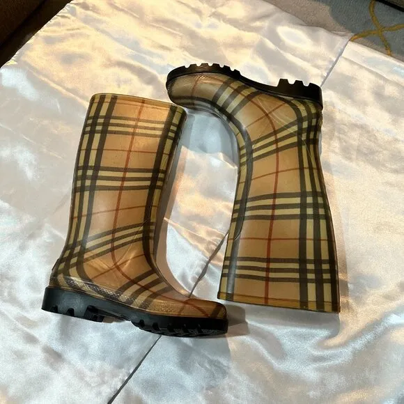 Auth BURBERRY House Plaid Tall Rain Boots, Size 38 EU/USA 7.5