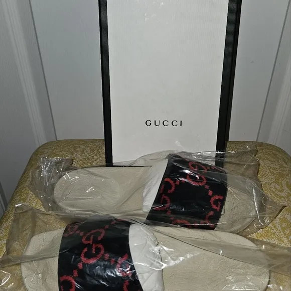 Authentic Gucci Women's Black and Red Slide Sandals