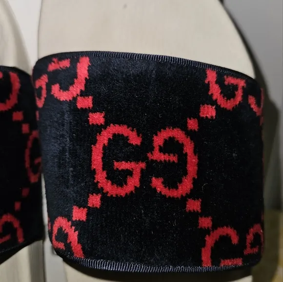 Authentic Gucci Women's Black and Red Slide Sandals