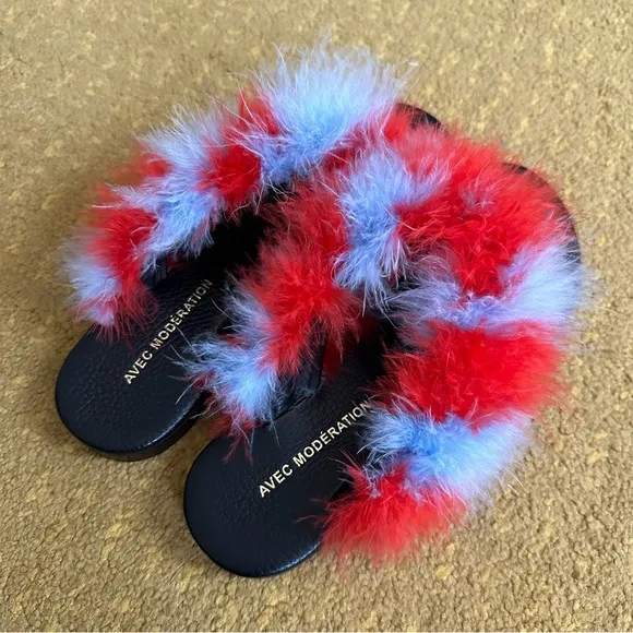 AVEC MODÉRATION Feather Flip Flop Sandals 37